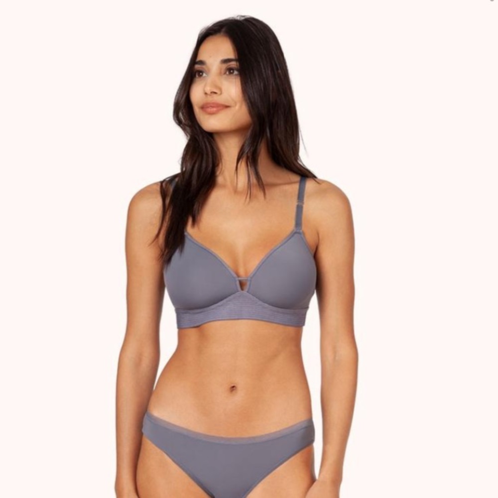Lively The Wireless Spacer Bra NWOT